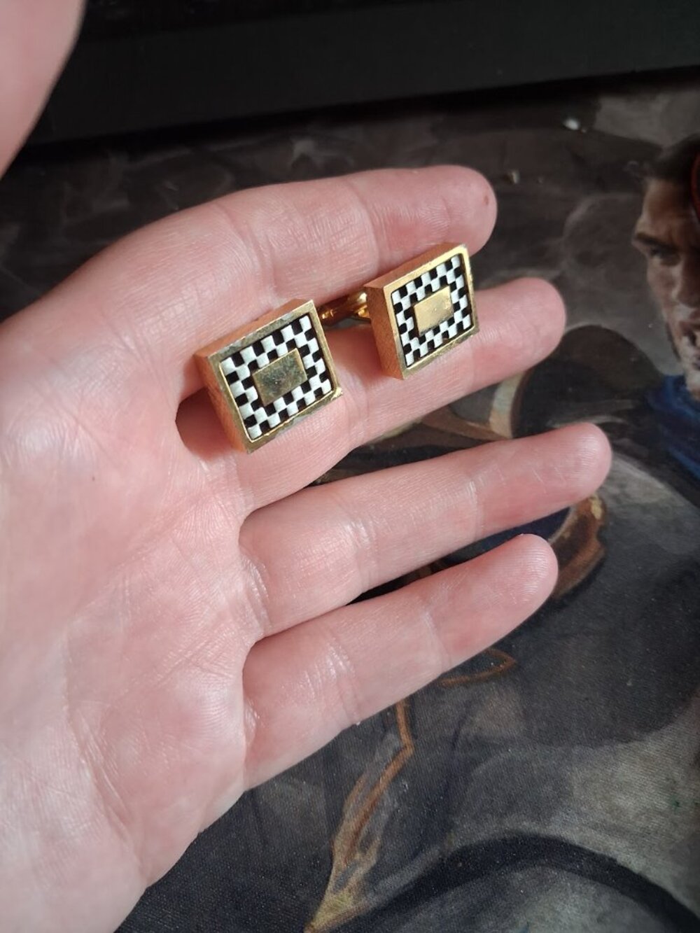 Checkerboard cufflinks - Picture 2 of 4